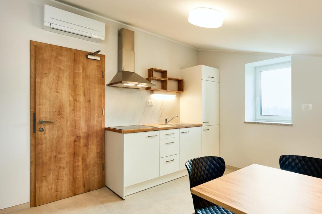 Posestvo Rouna - Winery And Apartments Випава Екстериор снимка