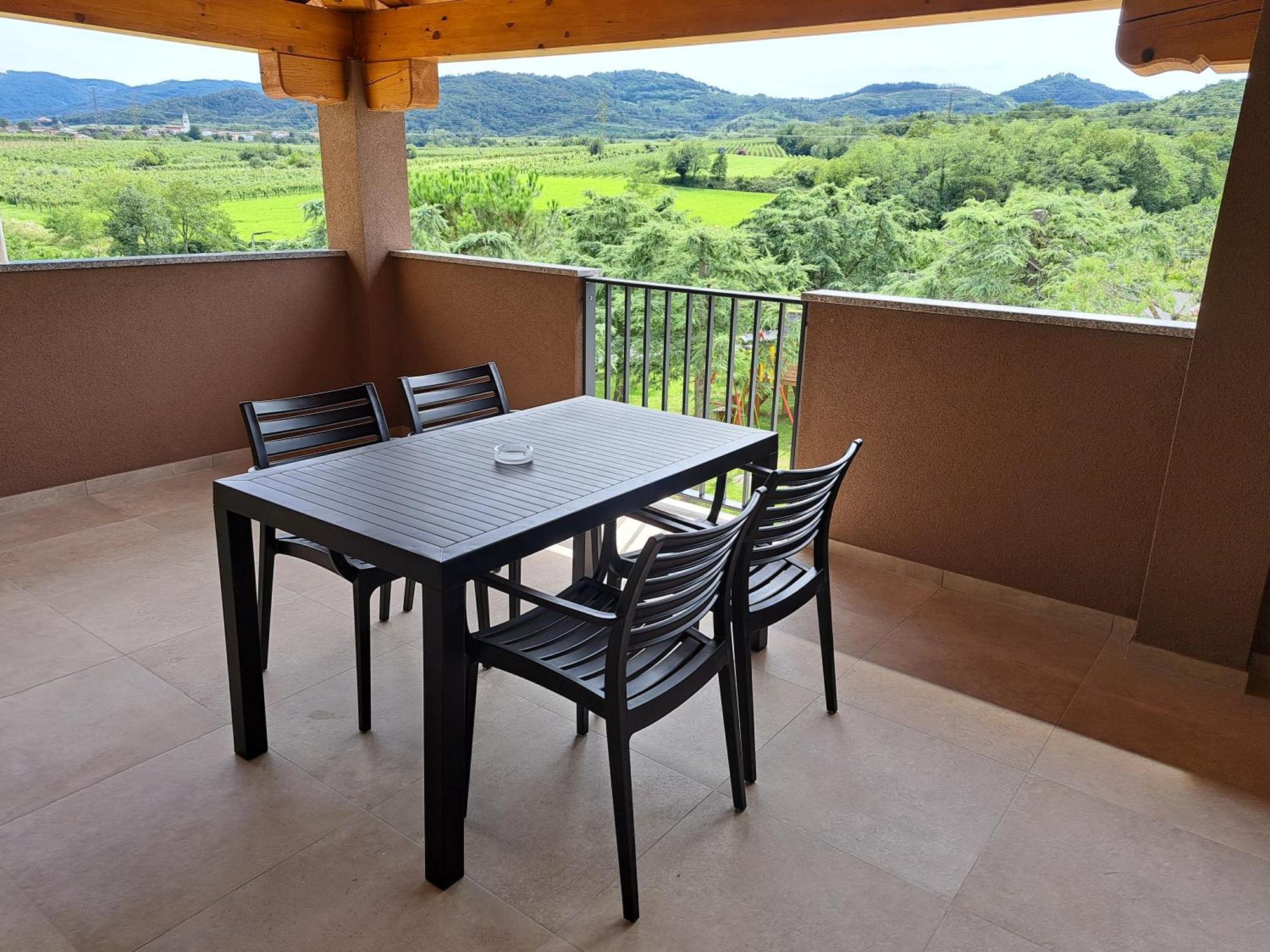 Posestvo Rouna - Winery And Apartments Випава Екстериор снимка