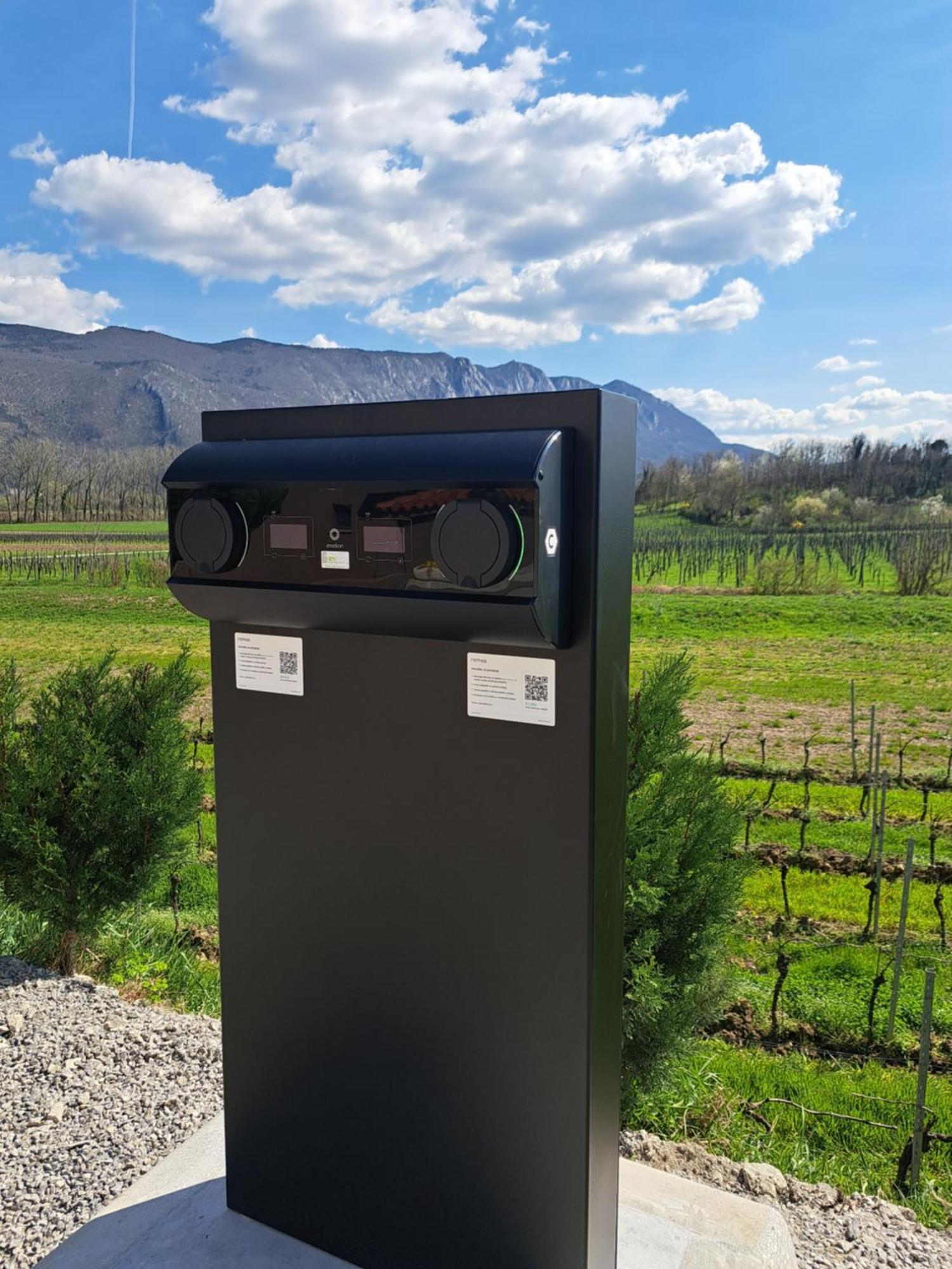 Posestvo Rouna - Winery And Apartments Випава Екстериор снимка